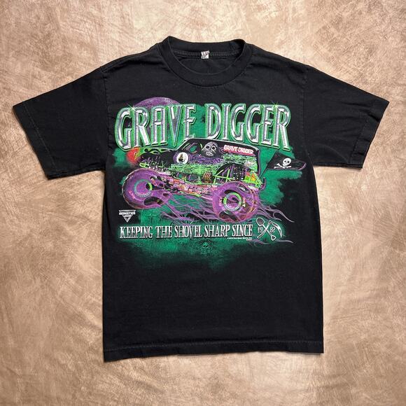 Monster Jam Grave Digger Graphic T-Shirt Green Purple Short Sleeve Truck Indie - Picture 1 of 7